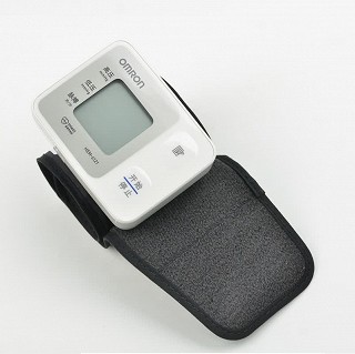 欧姆龙 电子血压计（手腕式） HEM-6121